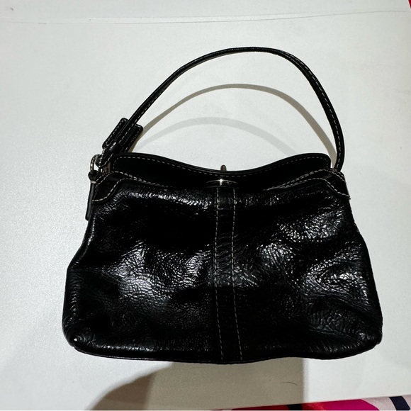 Coach Handbags - Coach Black Leather with Silver Accents Turn Lock Wristlet EUC